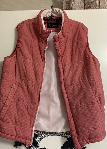 Pembe Yüksek Yakalı Fermuarlı Kadın Yelek