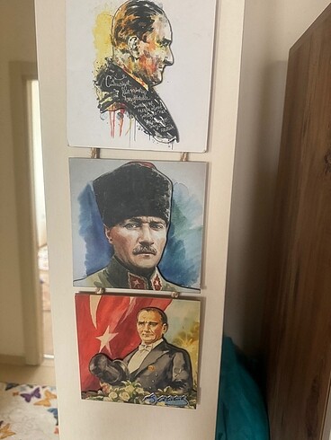 Atatürk ve Bozkurt tabloları