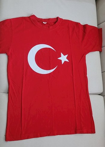 Erkek Çocuk Kırmızı Ay Yıldız Baskılı Kısa Kollu Tişört