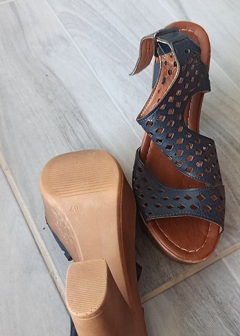 40 Beden Kadın Mavi Dolgu Topuklu Sandalet