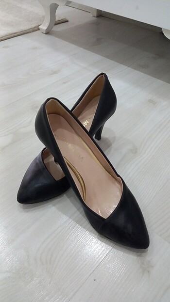 Siyah Stiletto