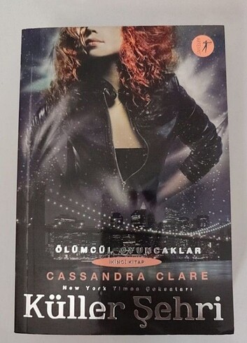 Ölümcül Oyuncaklar-Küller Şehri (2. Kitap)