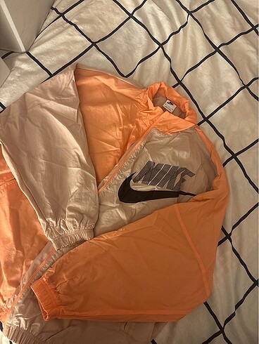 nike yağmurluk