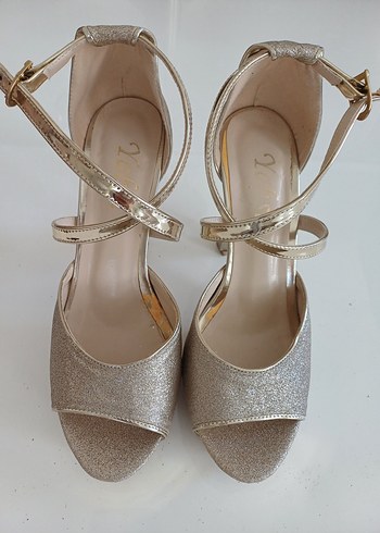 Nine West Altın Renkli Tokalı Topuklu Abiye Ayakkabı