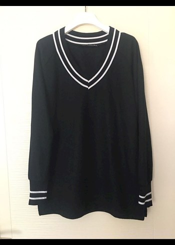 Siyah V Yaka Uzun Kollu Çizgili Kadın Kazak - Görsel 2