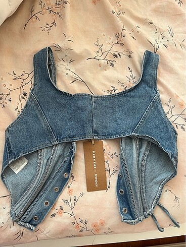Zeynep tosun x Trendyolmilla crop