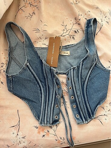 Trendyol & Milla Zeynep tosun x Trendyolmilla crop