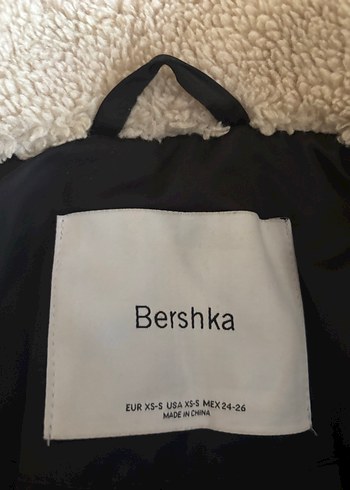 Sokak Stili Siyah Kürklü Kadın Ceket - Görsel 4