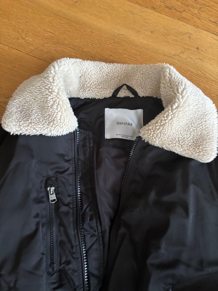 Sokak Stili Siyah Kürklü Kadın Ceket - Görsel 2