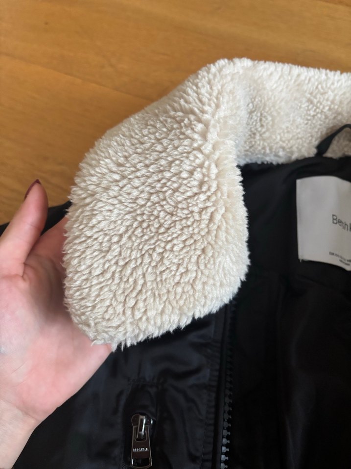 Sokak Stili Siyah Kürklü Kadın Ceket - Görsel 5