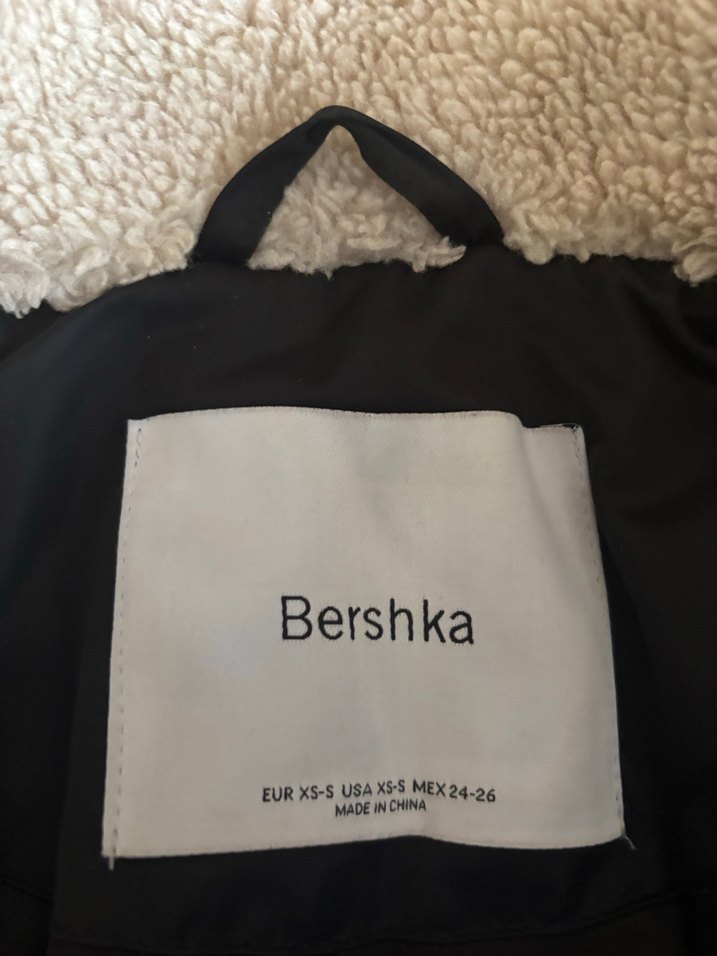 Sokak Stili Siyah Kürklü Kadın Ceket - Görsel 4