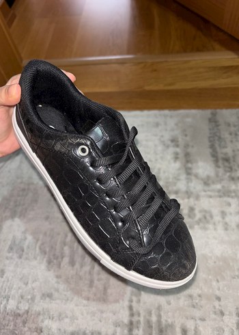 Siyah Yılan Derisi Desenli Kadın Sneakers - Görsel 2