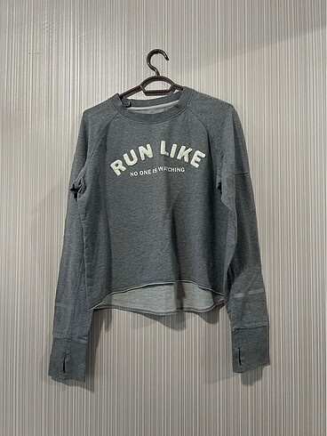 el geçirmeli hm marka sweatshirt