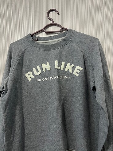 H&M el geçirmeli hm marka sweatshirt
