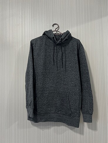 kapşonlu sweatshirt