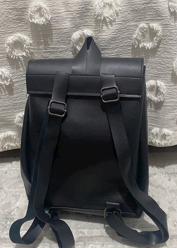 Tokalı Siyah Deri Kadın Sırt Çantası - Görsel 2
