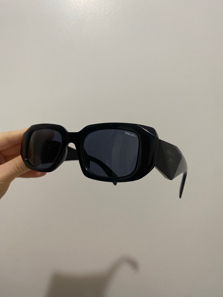 Prada Siyah Güneş Gözlüğü( kabı dahil) - Görsel 2