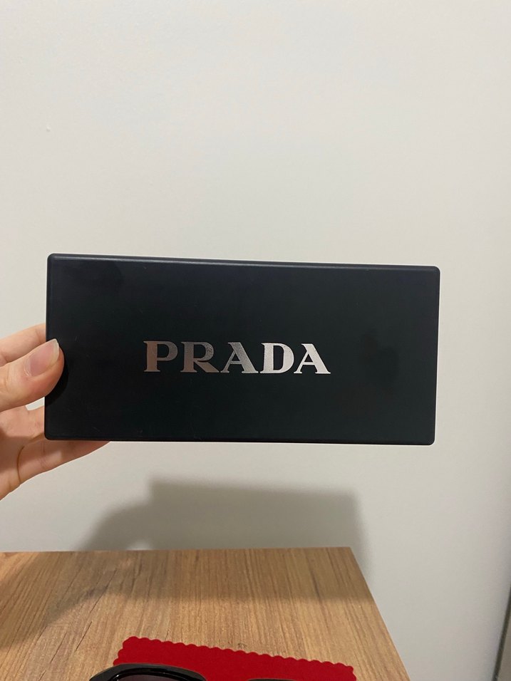 Prada Siyah Güneş Gözlüğü( kabı dahil) - Görsel 5