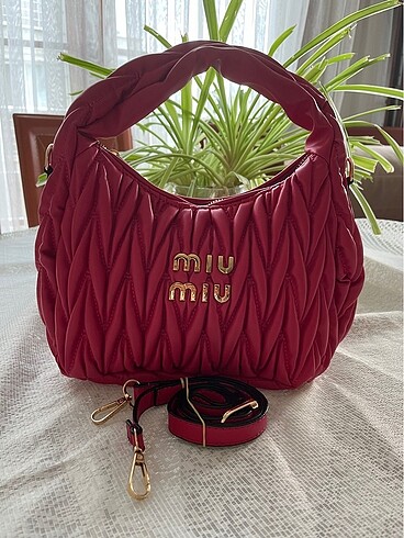 Miu miu pembe büyük boy
