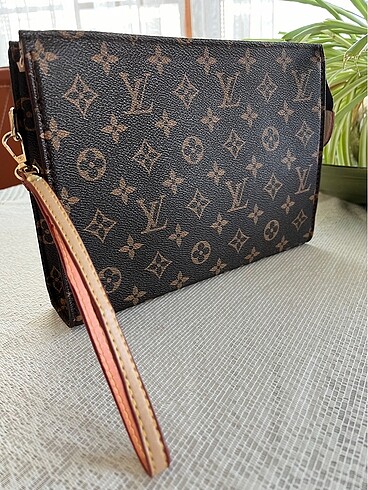 Louis Vuitton LV Clutch