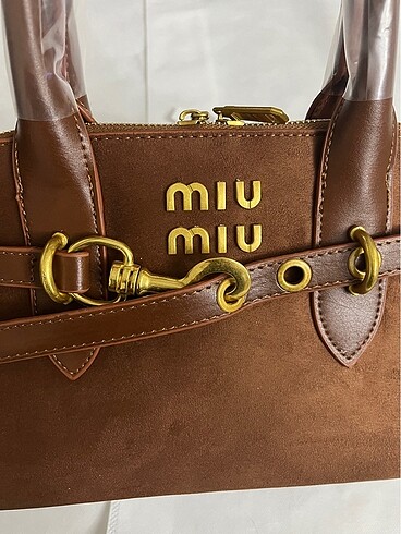  Beden Miu Miu Aventure