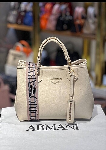 Armani kol çantası