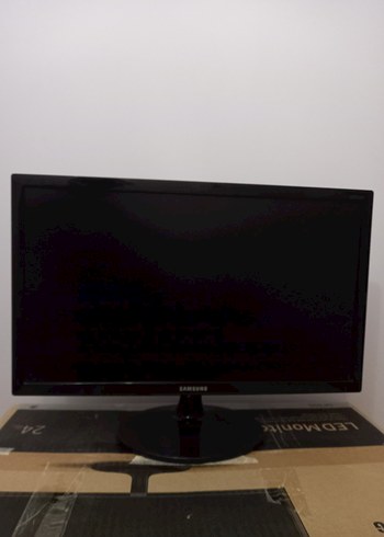 Siyah Samsung LED Monitör 22 inç - Görsel 3