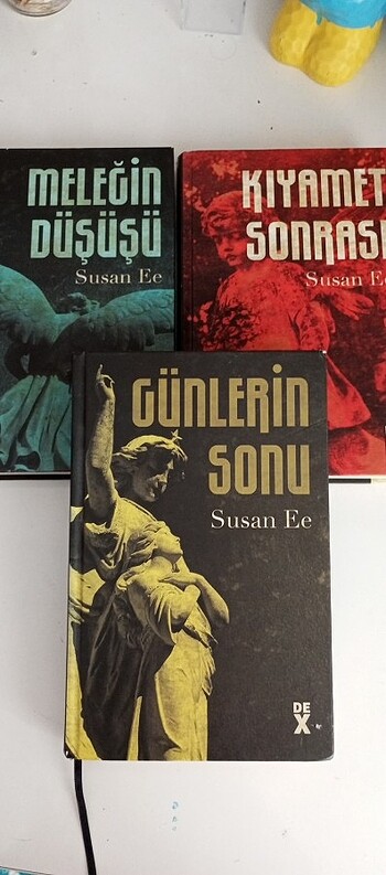 Meleğin Düşüşü Kıyamet Sonrası Günlerin Sonu Susan Ee üç kitap t