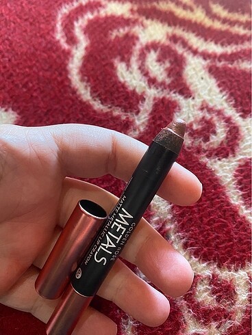  Beden Golden Rose Matte Lip Crayon