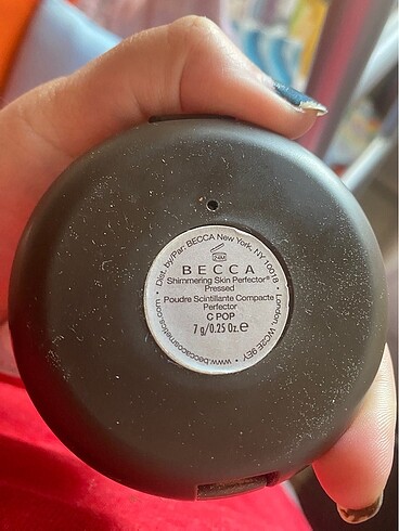 Beden Becca C Pop Highlighter