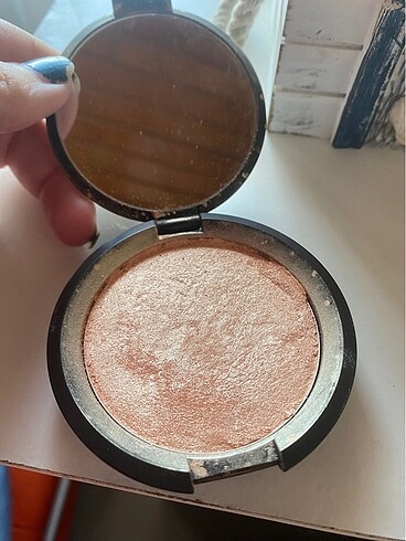 Becca Becca C Pop Highlighter