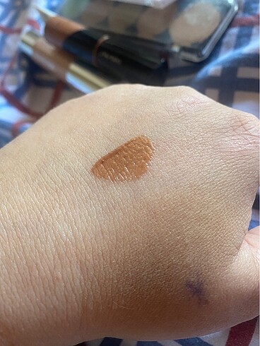 Beden Shiseido Lipgloss