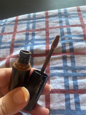 Beden Renk Shiseido Lipgloss