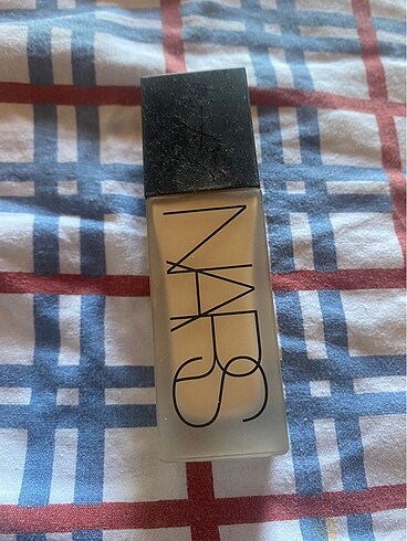 Nars All Day Luminous Weightless Fondoten