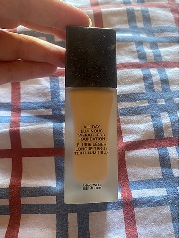 Beden Nars All Day Luminous Weightless Fondoten