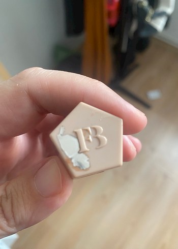  Beden Fenty Beauty Gloss Bomb Cheeky Dudak Parlatıcısı
