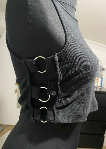 Siyah Yüksek Yakalı Kadın Crop - Görsel 2