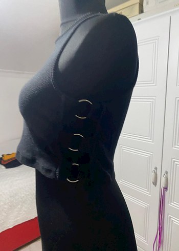 Siyah Yüksek Yakalı Kadın Crop - Görsel 3