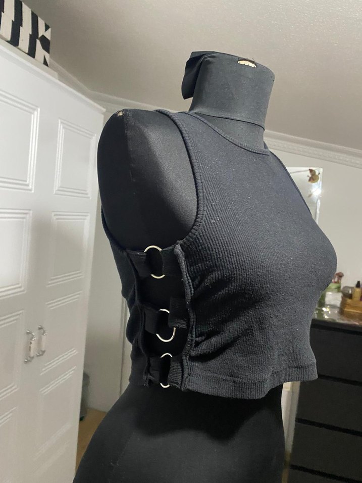 Siyah Yüksek Yakalı Kadın Crop - Görsel 5