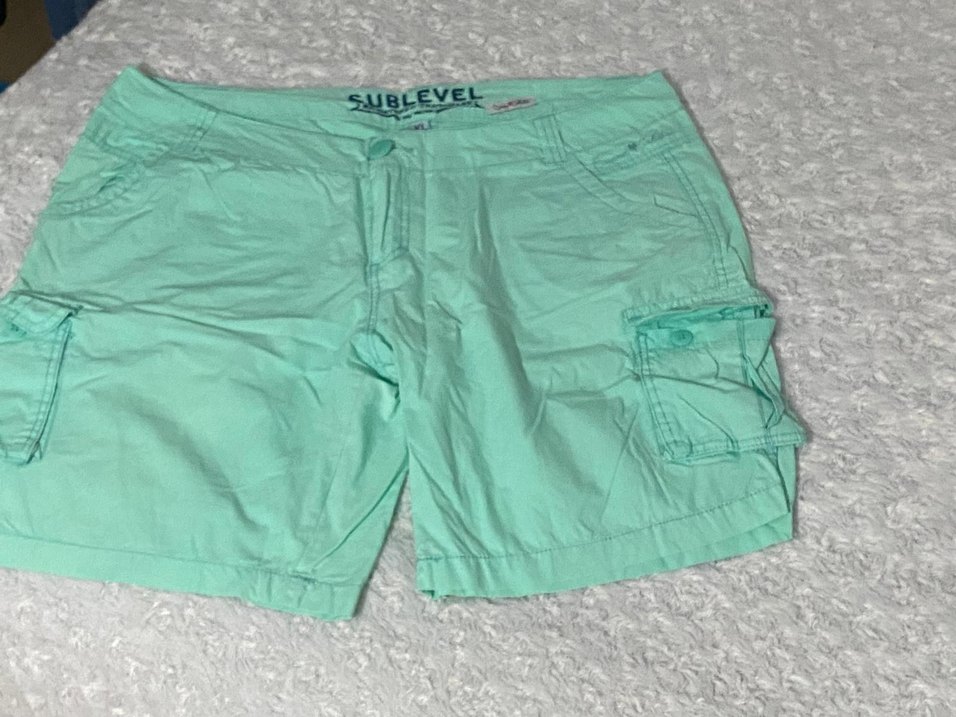 Düğmeli Yeşil Kadın Bermuda Şort - Görsel 5