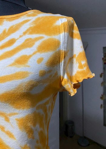 Sarı  turuncu Batik Desenli Kısa Crop Top - Görsel 2