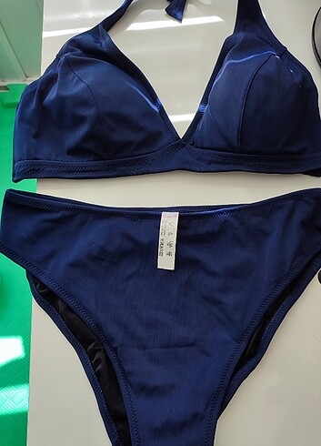 KOM bikini takımı
