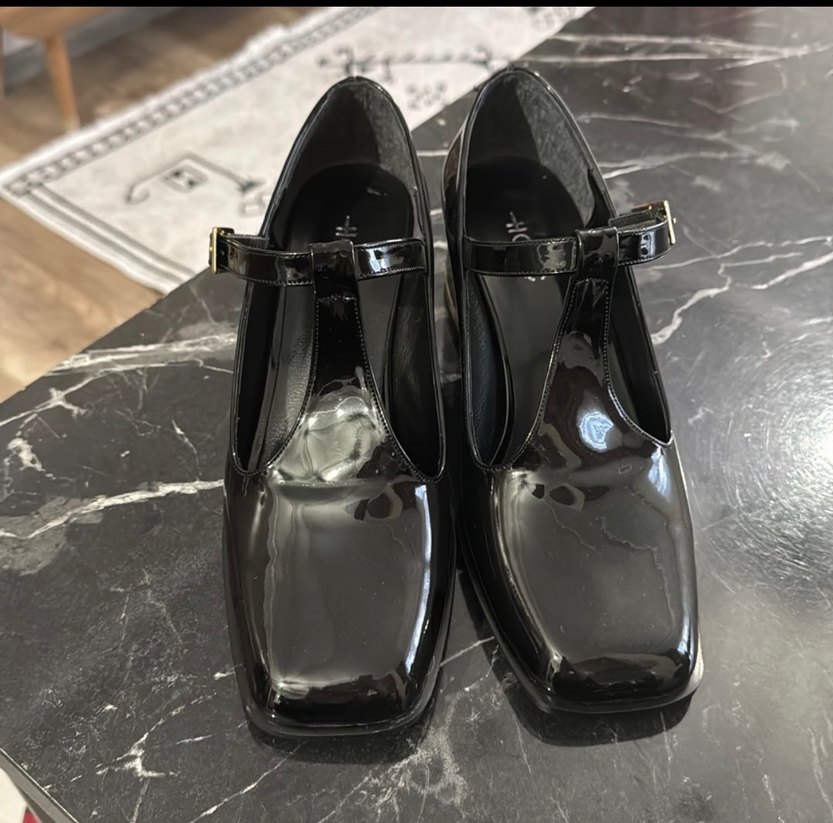 Kadın Siyah Parlak Tokalı Kalın Topuklu Ayakkabı - Görsel 4