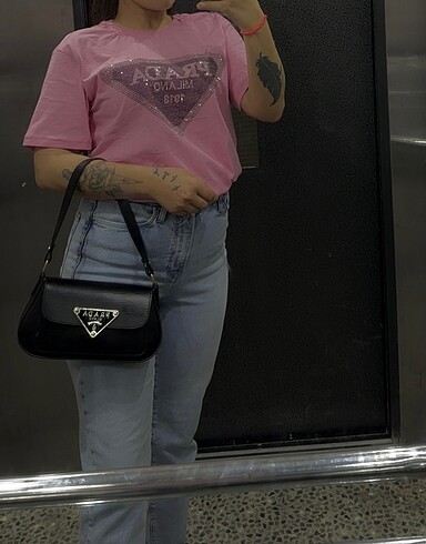 PRADA TİŞÖRT