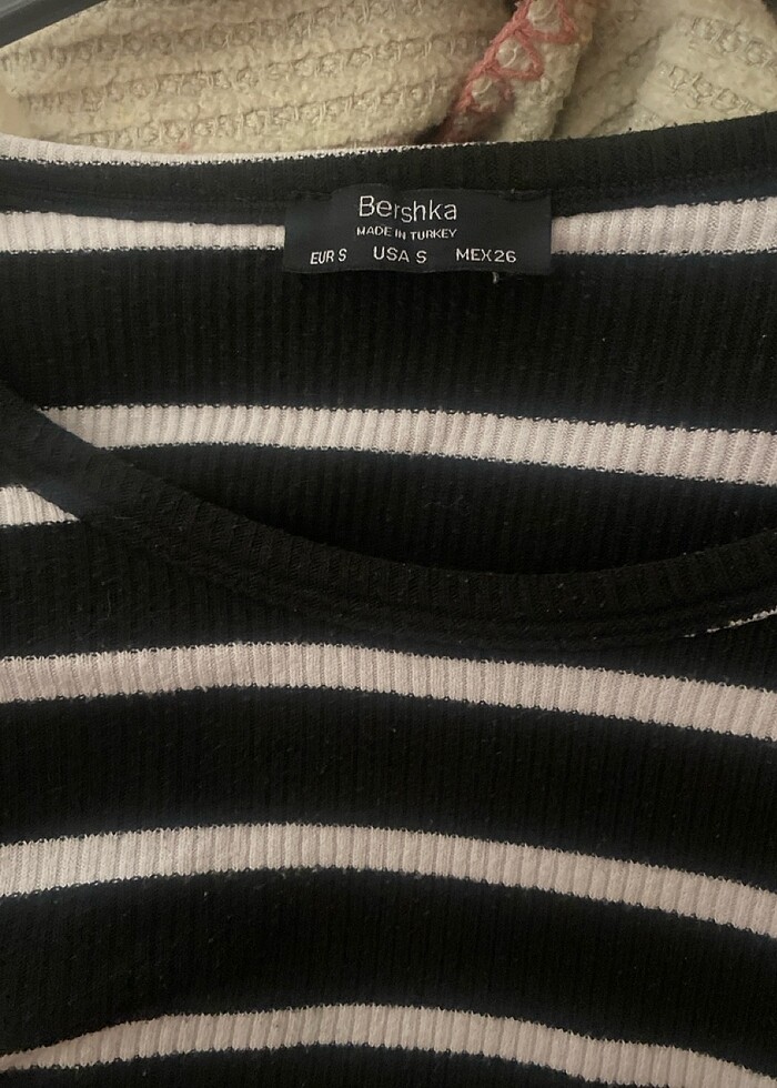 Siyah crop - Görsel 2