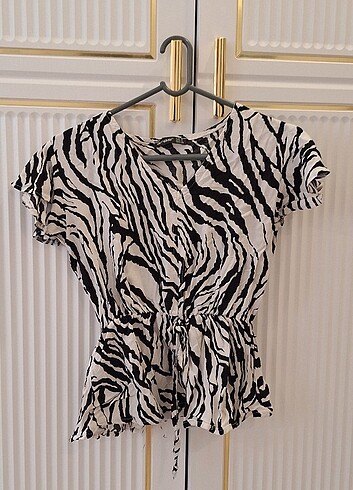 Zebra desen beli büzgülü bluz
