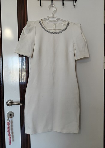 Beyaz Midi Dar Kesim Elbise - Görsel 2