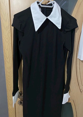 Beyaz Yakalı Siyah Uzun Kollu Elbise - Görsel 4