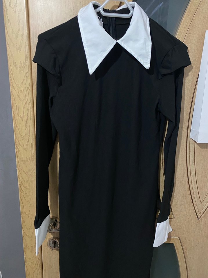 Beyaz Yakalı Siyah Uzun Kollu Elbise - Görsel 4