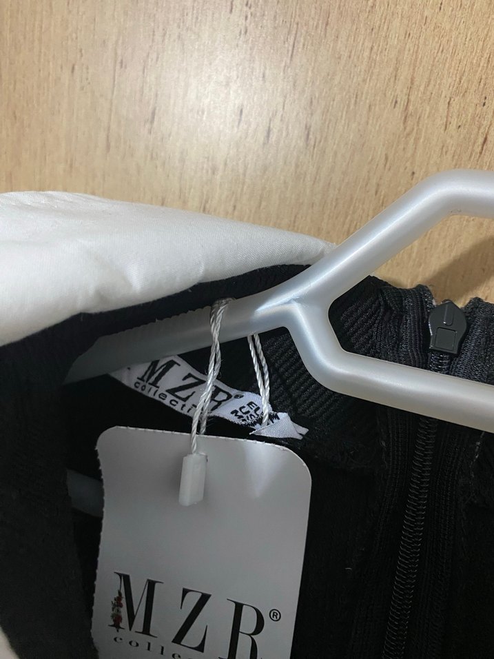 Beyaz Yakalı Siyah Uzun Kollu Elbise - Görsel 5